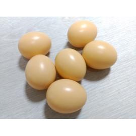 Huevo de gallina simulado en plástico Modelo Claro